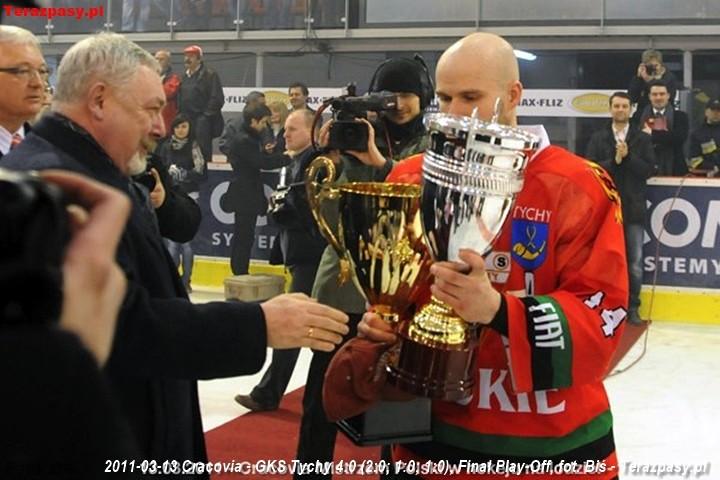 2011-03-13-plh-cracovia-mistrzem-hokeja-b-359