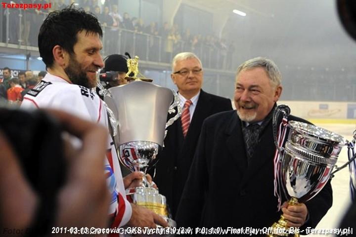 2011-03-13-plh-cracovia-mistrzem-hokeja-b-483