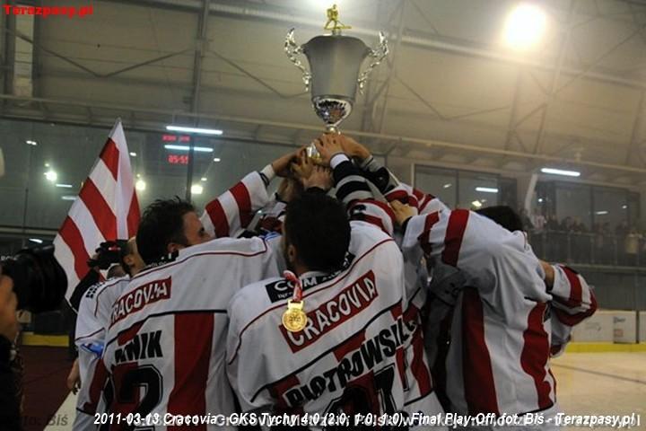 2011-03-13-plh-cracovia-mistrzem-hokeja-b-526