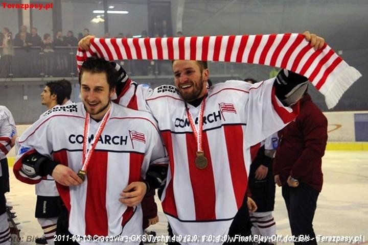 2011-03-13-plh-cracovia-mistrzem-hokeja-b-670