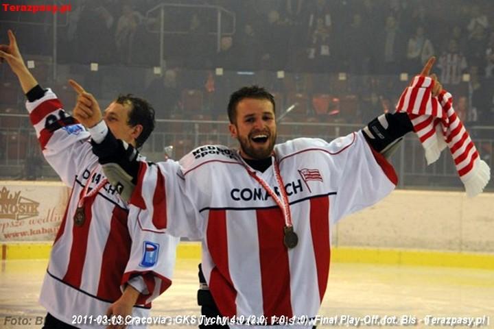 2011-03-13-plh-cracovia-mistrzem-hokeja-b-703