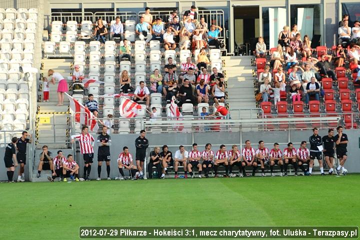 2012-07-29_Piłkarze-Hokeiści_u_2477