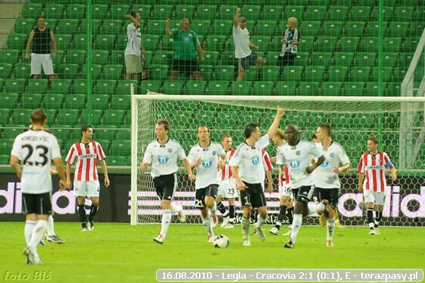 2010-08-15-legia-cracovia_b_652_600