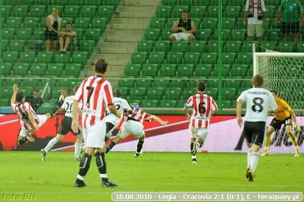 2010-08-15-legia-cracovia_b_727_600