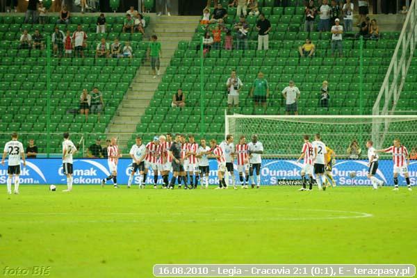 2010-08-15-legia-cracovia_b_747_600