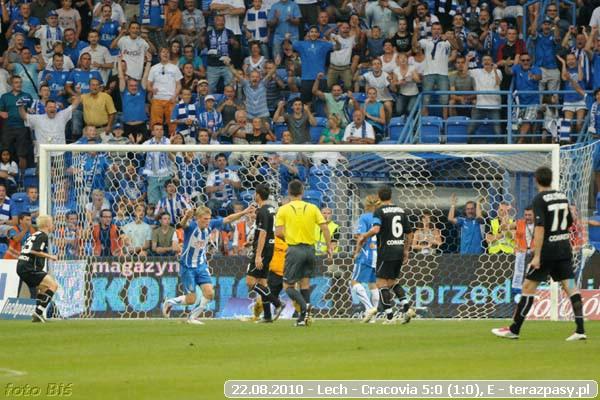 2010-08-22-lech-cracovia_b_542_600