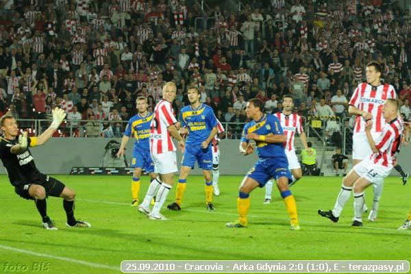 2010-09-25-cracovia-arka_b_345_600