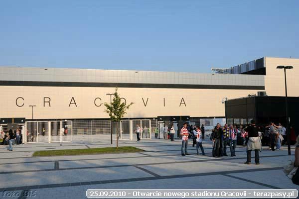2010-09-25-cracovia_otwarcie_nowego_stadionu_b_035_600