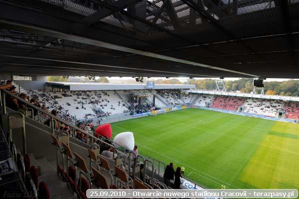 2010-09-25-cracovia_otwarcie_nowego_stadionu_b_051_600