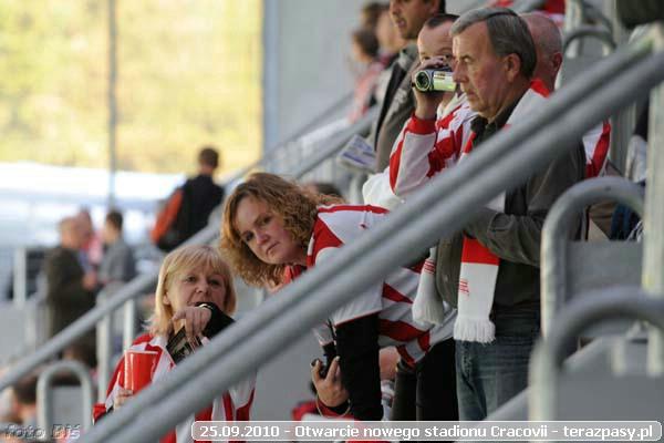 2010-09-25-cracovia_otwarcie_nowego_stadionu_b_059_600