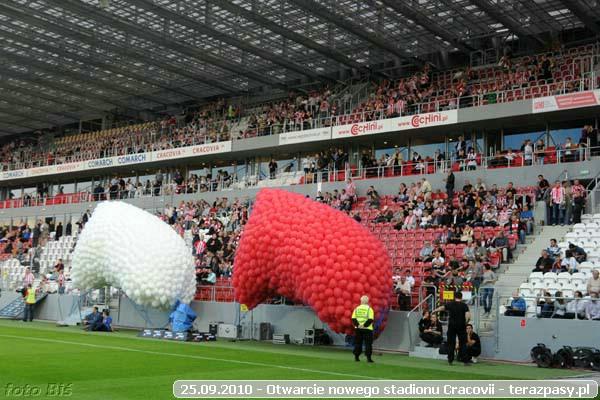 2010-09-25-cracovia_otwarcie_nowego_stadionu_b_081_600