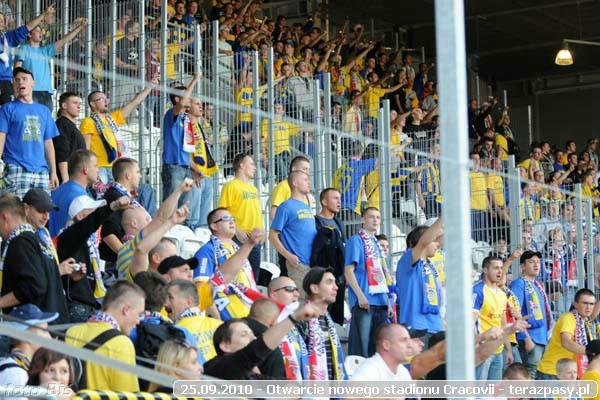 2010-09-25-cracovia_otwarcie_nowego_stadionu_b_126_600