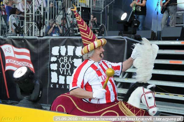 2010-09-25-cracovia_otwarcie_nowego_stadionu_b_172_600