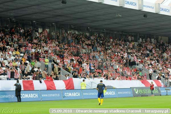 2010-09-25-cracovia_otwarcie_nowego_stadionu_b_215_600