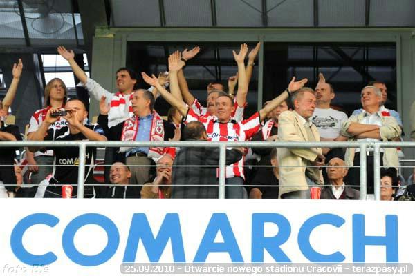 2010-09-25-cracovia_otwarcie_nowego_stadionu_b_230_600