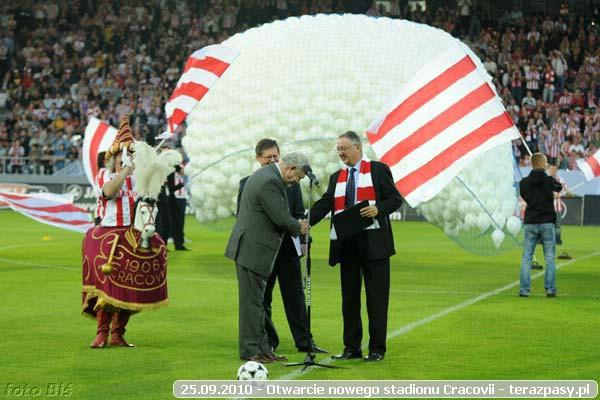 2010-09-25-cracovia_otwarcie_nowego_stadionu_b_328_600
