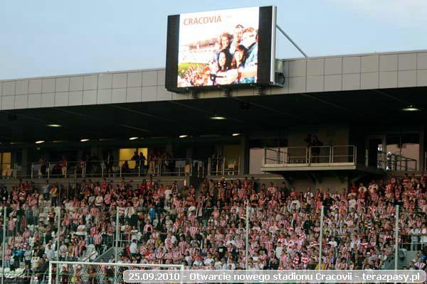2010-09-25-cracovia_otwarcie_nowego_stadionu_b_349_600
