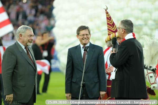 2010-09-25-cracovia_otwarcie_nowego_stadionu_b_353_600
