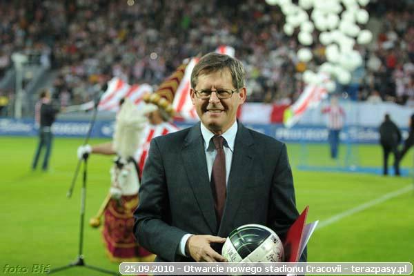 2010-09-25-cracovia_otwarcie_nowego_stadionu_b_366_600