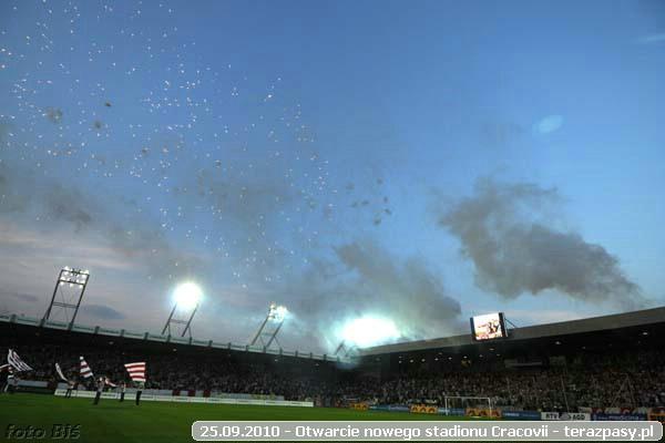 2010-09-25-cracovia_otwarcie_nowego_stadionu_b_394_600