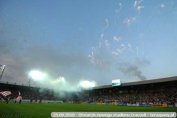 2010-09-25-cracovia_otwarcie_nowego_stadionu_b_402_600