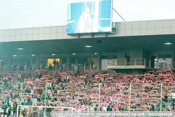 2010-09-25-cracovia_otwarcie_nowego_stadionu_b_436_600
