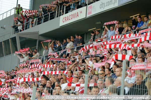 2010-09-25-cracovia_otwarcie_nowego_stadionu_b_449_600