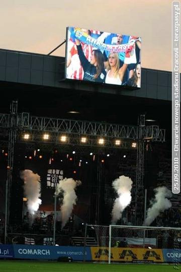 2010-09-25-cracovia_otwarcie_nowego_stadionu_b_452_600