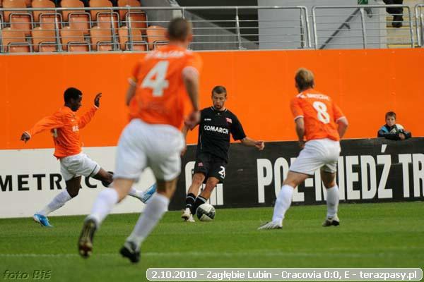 2010-10-02-zaglebie_lubin-cracovia_b_107_600