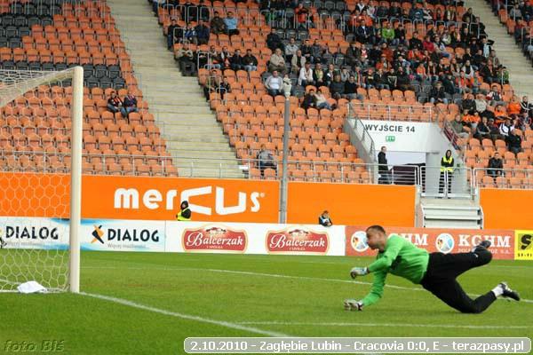 2010-10-02-zaglebie_lubin-cracovia_b_186_600