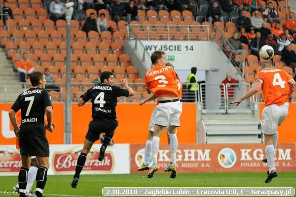 2010-10-02-zaglebie_lubin-cracovia_b_251_600