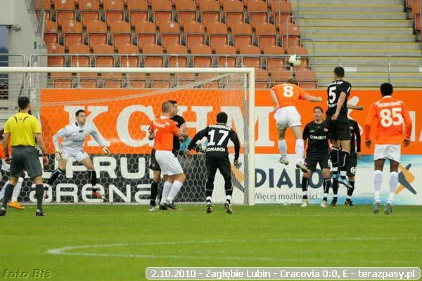 2010-10-02-zaglebie_lubin-cracovia_b_385_600