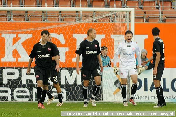 2010-10-02-zaglebie_lubin-cracovia_b_392_600