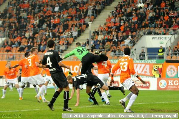 2010-10-02-zaglebie_lubin-cracovia_b_601_600