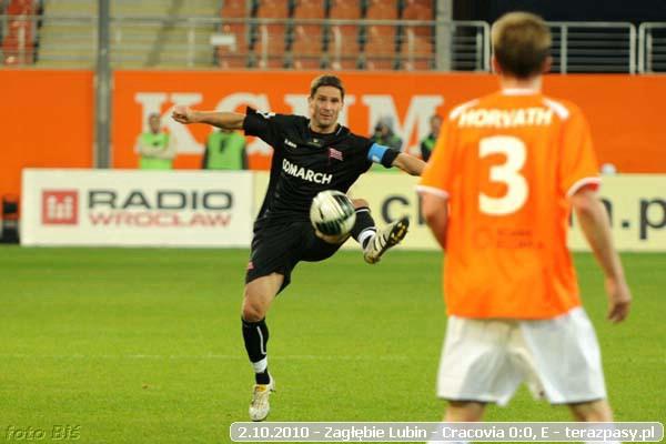 2010-10-02-zaglebie_lubin-cracovia_b_713_600