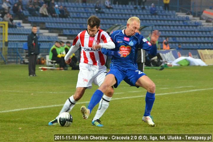 2011-11-19-oe-ruch-cracovia_u_1589_600