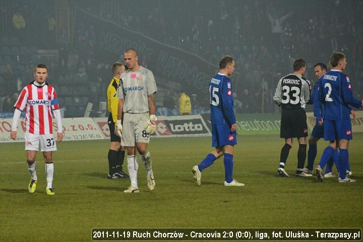 2011-11-19-oe-ruch-cracovia_u_1726_600