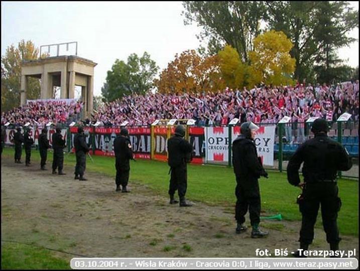 2004-10-03_Wisła_Kraków-Cracovia_2b-039