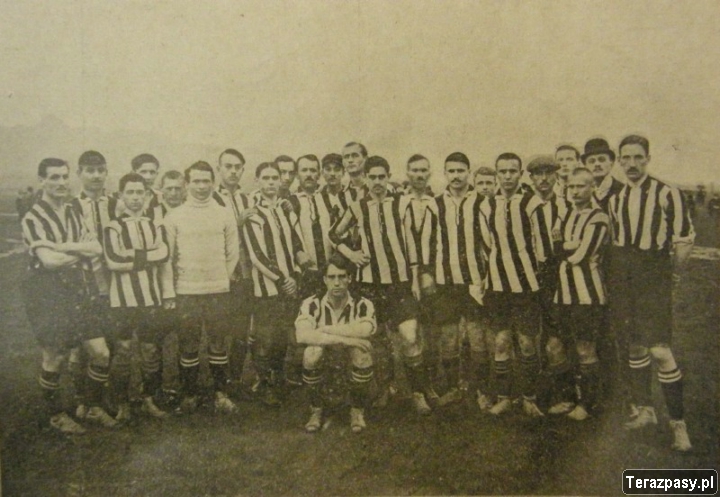 1909-10-10 Cracovia - Kassai AC