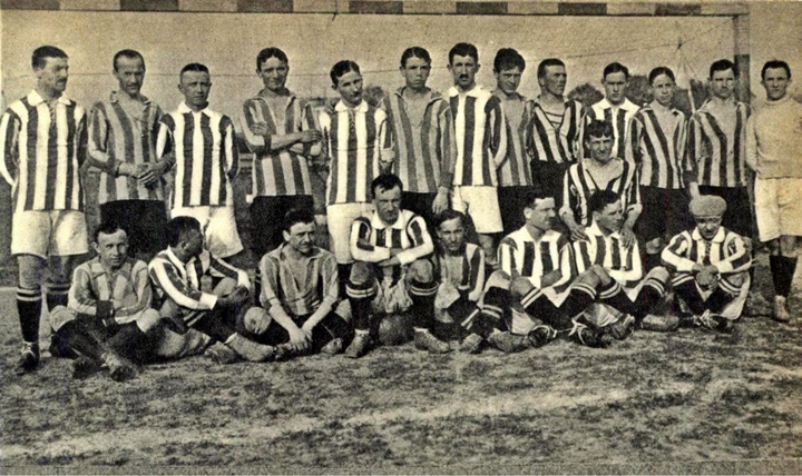 1913-05-31 Cracovia - Eintracht LipskPierwszy mecz Popiela - zdjęcie drużyny (Popiel stoi szósty od prawej)