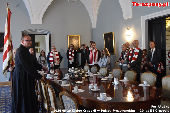 2026-08-26 Kibice Cracovii w Pałacu Prezydenckim - 120-lat KS Cracovia2026-08-26_Cracovia_w_Pałacu_Prezydenckim_5287Uluśka