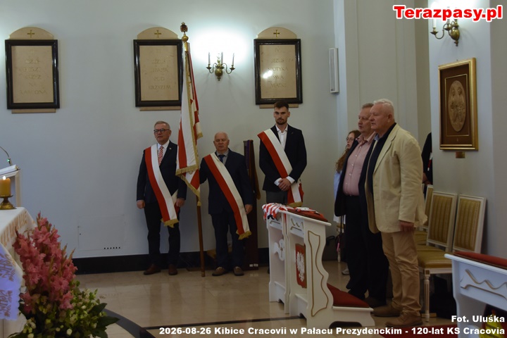 2026-08-26 Kibice Cracovii w Pałacu Prezydenckim - 120-lat KS Cracovia2026-08-26_Cracovia_w_Pałacu_Prezydenckim_5376Uluśka