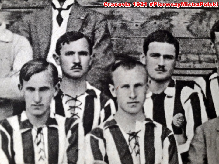 Fragment zdjęcia drużynowego Cracovii z 1914 roku - od lewej Kałuża, Dąbrowski, Prochowski,Wiktor Traub 